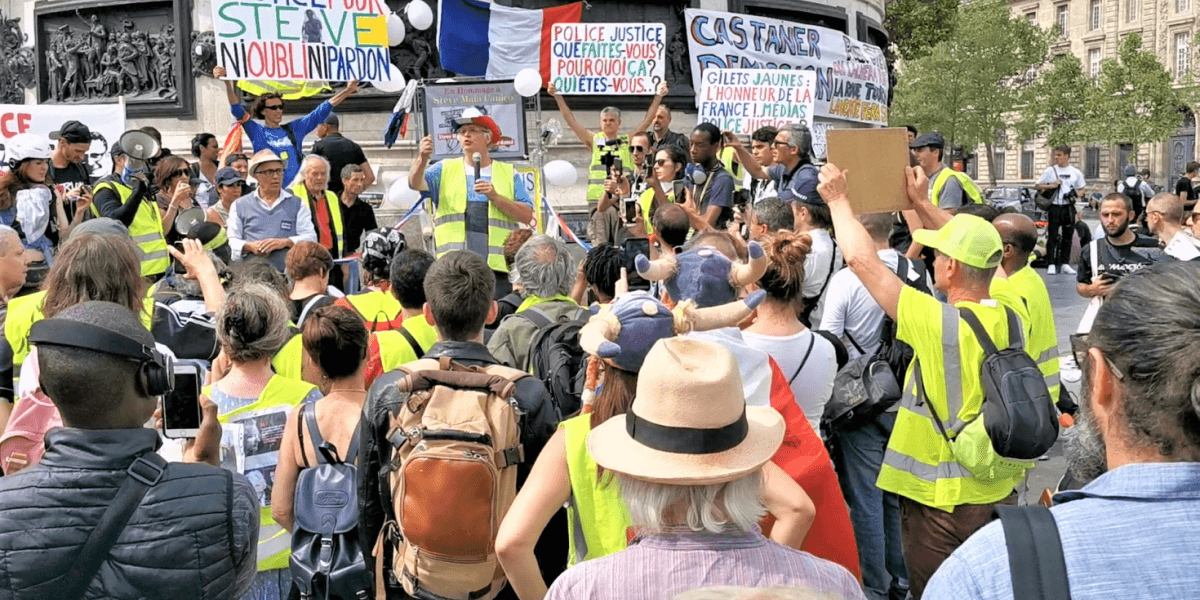 Gule vester, Frankrike. Protester mot økte drivstoffavgifter
