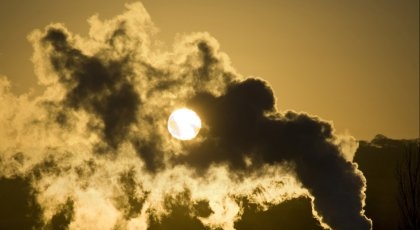 illustrasjon av sol med røyksky som skygger 